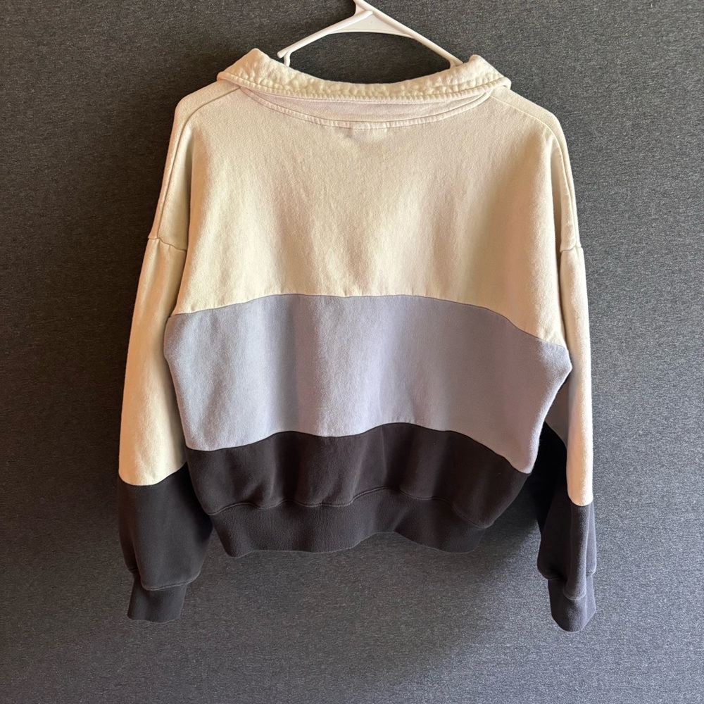 Women’s Universal Thread size L / Large Pullover - Picture 6 of 7